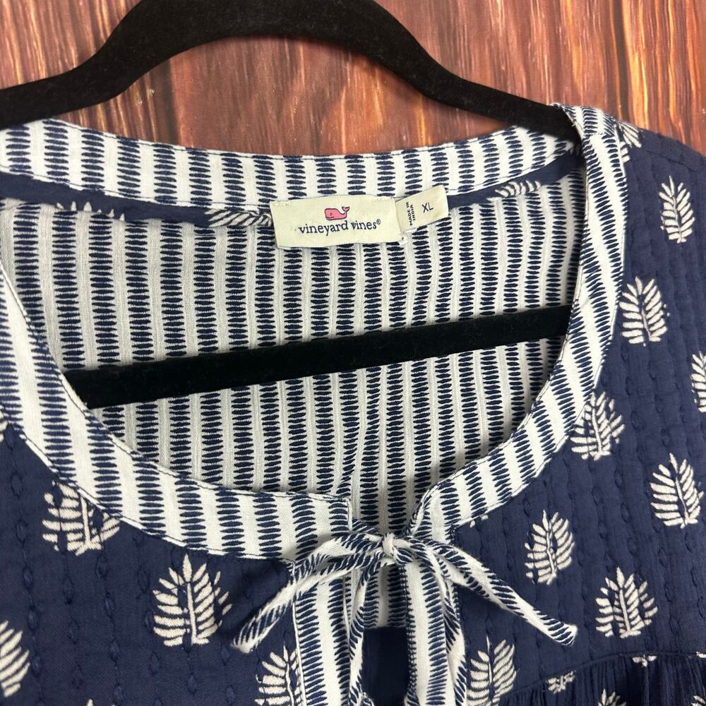 Vineyard Vines Deep Bay Fleur De Leaf Quilted Blouse Top Blue Ruffles Size XL - Picture 5 of 5